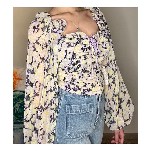 💐 NWT Free People Mabel Printed Blouse in Lilac Combo 💐 - Picture 2 of 5